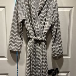 Gray And White Striped Robe Size Large