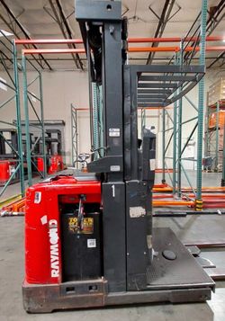 2012 Raymond EASi-OPC30TT Order Picker Forklift/