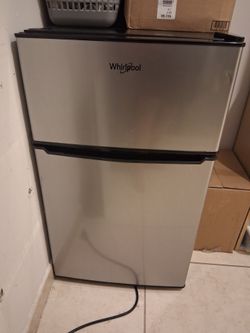 Small refrigerator