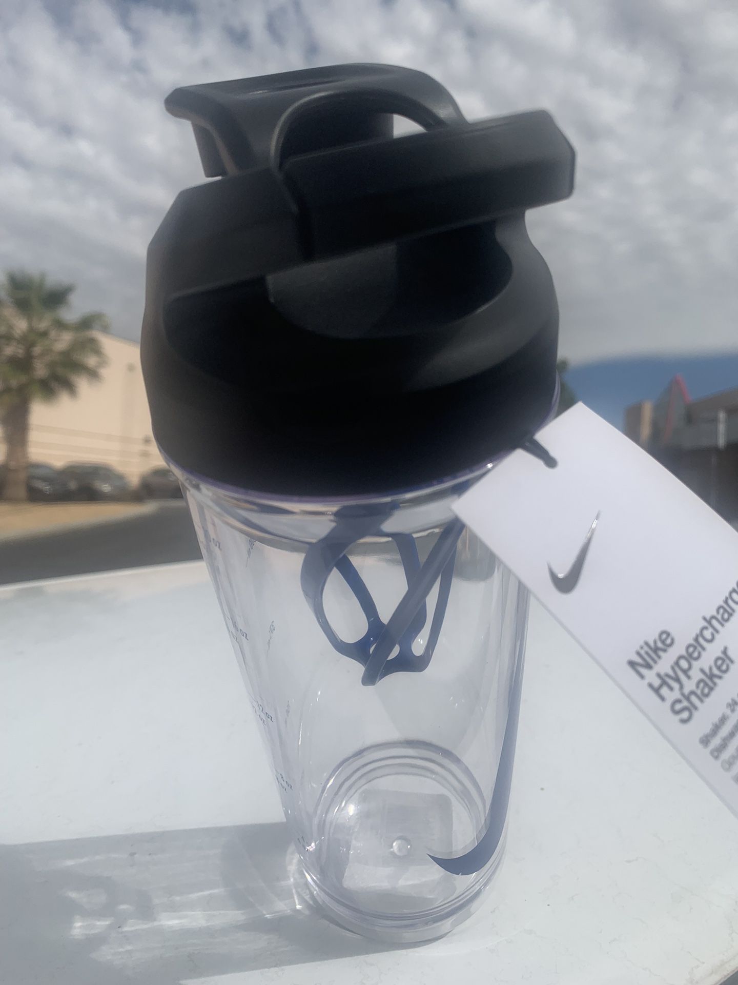 Nike Hyper Charge Shaker Bottle for Sale in Long Beach, CA - OfferUp