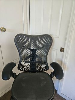 Herman Miller Mira 1