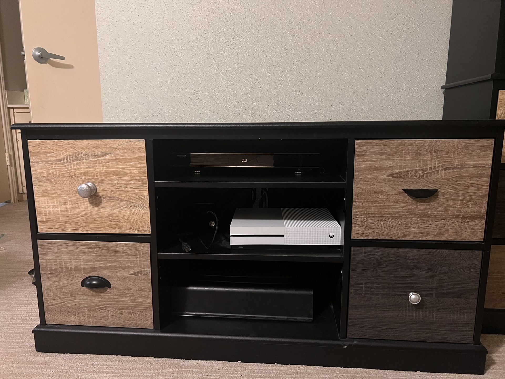 TV stand with multicolored door fronts