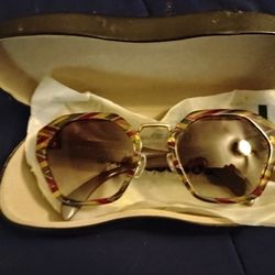 Real Prada Ladies Sunglasses In Excellent Condition 