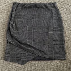 Grey plaid skirt