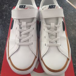 New 3y Nike Court Legacy