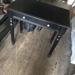 Beautiful Desk 18x30x32