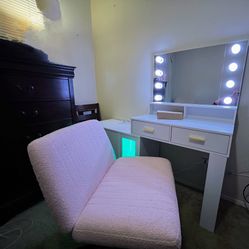 Vanity with Lights & Pink Fluffy Chair! 