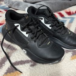Under Armour Basketball Shoes 