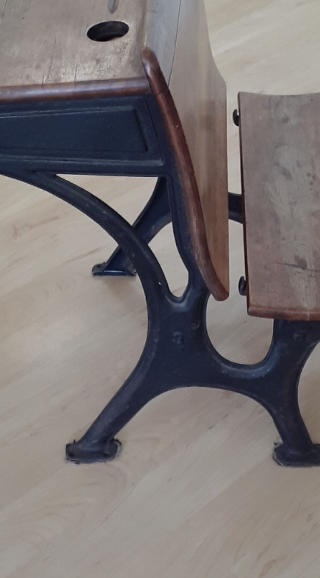 Antique Dest