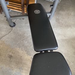 Weight bench with 80 pounds