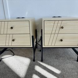 Ansley &Hos Ho Nightstand with Charging Station 