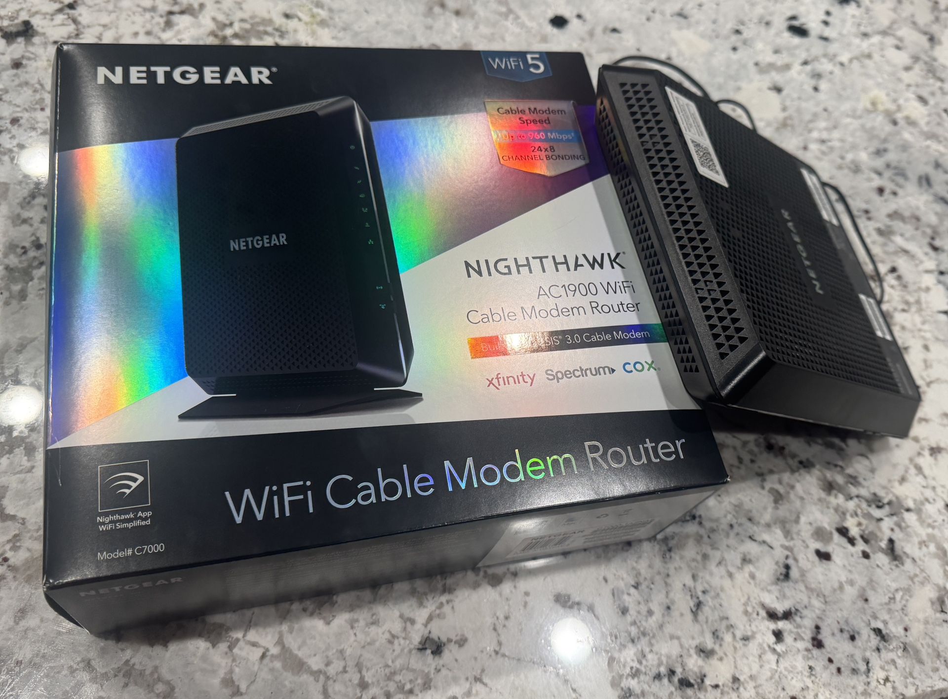 NETGEAR WiFi MODEL + ROUTER