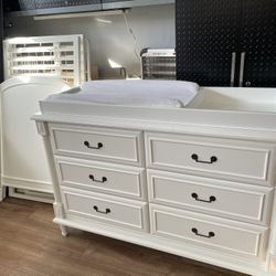 Baby Crib And Changing table