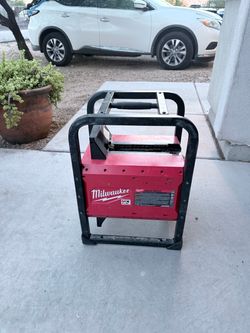 Milwaukee MX Fuel Power Supply