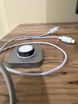 Size 11 Oura Ring 4 Black – Complete w/ Charger & Cable – Excellent Condition