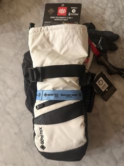 686 Women’s Snowboard Mittens NEW Small