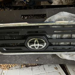 2019 Toyota Tacoma Grill 