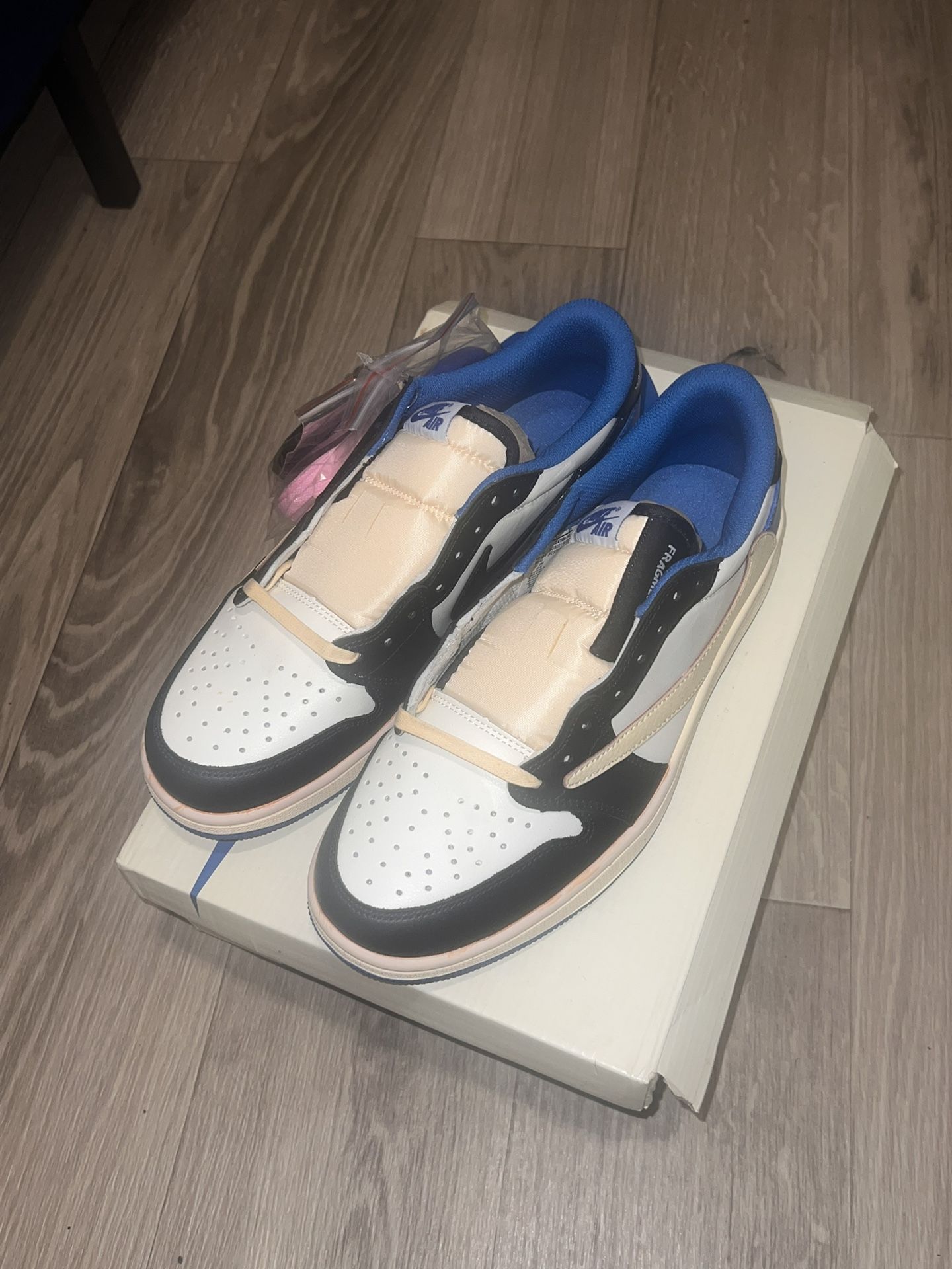 Travis Scott 1s Size 8.5