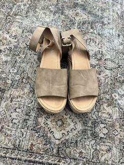 Sandals (size 8)