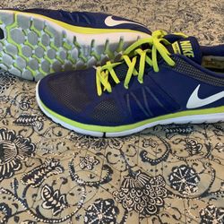Men’s Nike Flex 2014 Run Edition Model 642791-400, Size 13