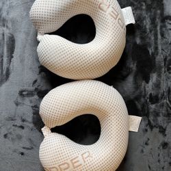 2 Neck Pillows