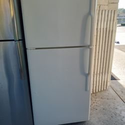 GE Refrigerator/Freezer 