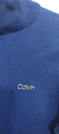 Blusa suéter azul rey
