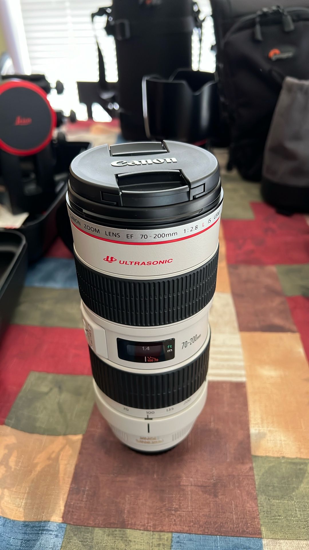 CANON EF 70 200mm 1 : 2.8 L IS USM LENS & 1.4 EXTENDER