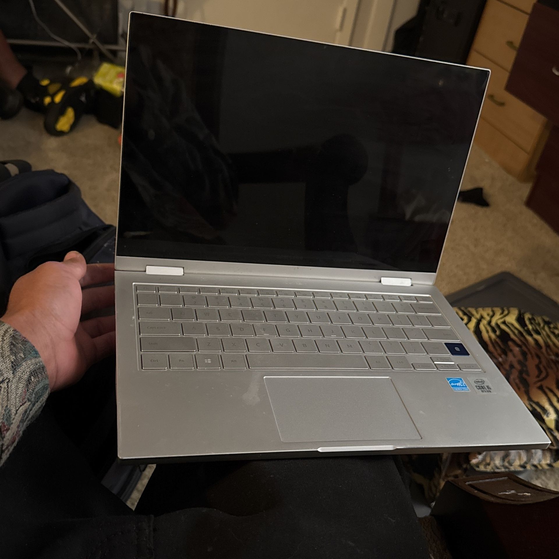 Samsung Galaxy Bookpro5