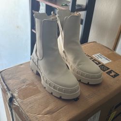 Forever 21 Boots! Size 6 Women’s
