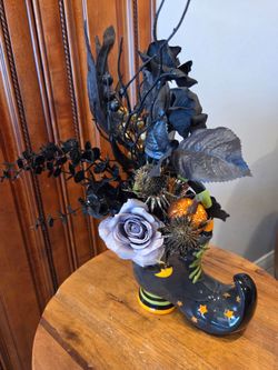 Ceramic Halloween witch shoe arrangement