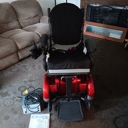 invacare Jay J3 back powered wheel chair used 4 times with owners manual and charger.    read carefully needs new batteries will trade 