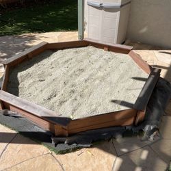 6’ Cedar Sandbox With Sand