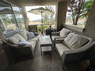 Outdoor lounge furniture