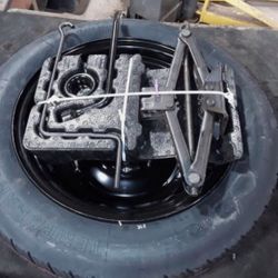 Toyota 2018 Spare Tire And Tools