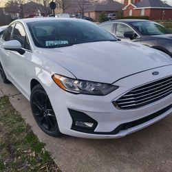 Ford Fusión 2019 EcoBoost 1.5 Litters, 13,400 miles, 4 cylinders, automatic, cloth seats, Original Title in hand in my name