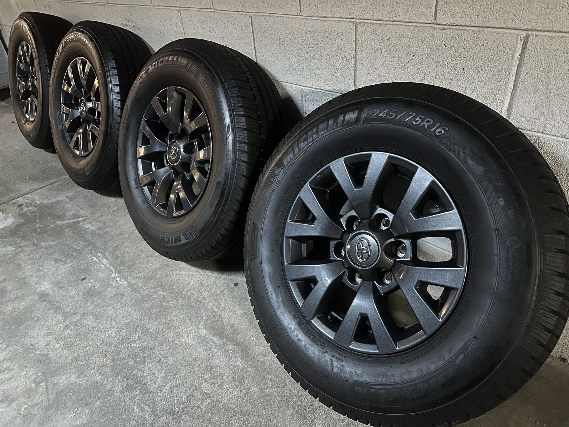 Tacoma OEM 16x7 wheels/245/75R16 Tires