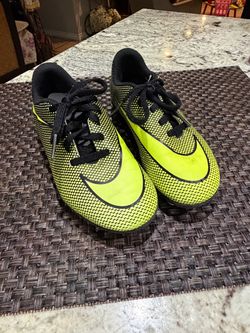 Nike Youth Soccer  kids Cleats  size 12c. Neon Yellow Black