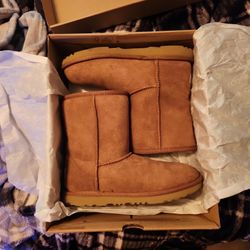 Kids Size 5 Brown Uggs (Worn 2 Times Indoors Never Outside) Like New