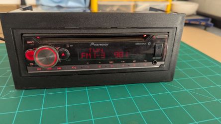 Pioneer DEH-S720DAB car stereo