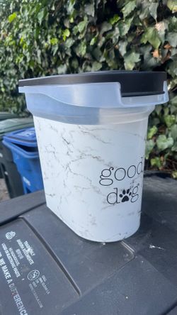 Dog Food Container: Huntington Park