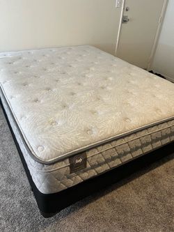 Queen Serta Soft Faux Euro Top Bed Set