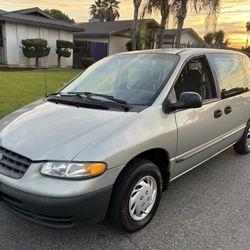 2000 Chrysler Voyager