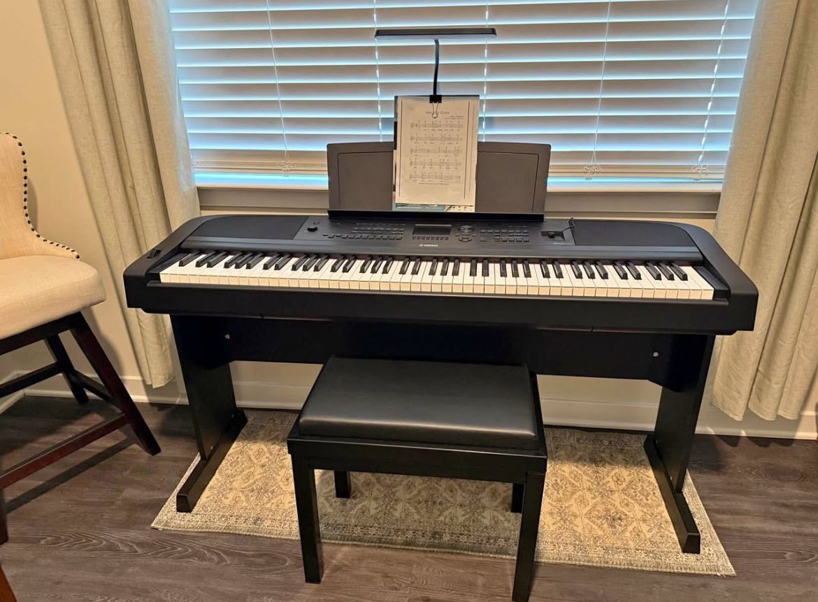 Yamaha-DGX-670-Digital-Piano
