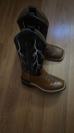 Cody James boy boots