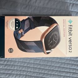 Fitbit Versa 2 - Special Edition with Extra Accessories 