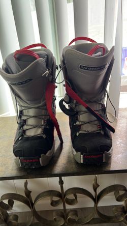 Size 9 Men’s Salomon Preface Snowboard Boot