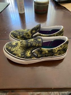 kids size 3.Vans Classic Slip-On Tie-Dye Sneakers