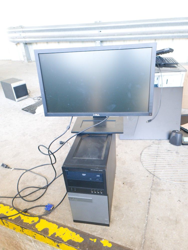 dell computer desktop wirh 16 gb ram. and dell monitors