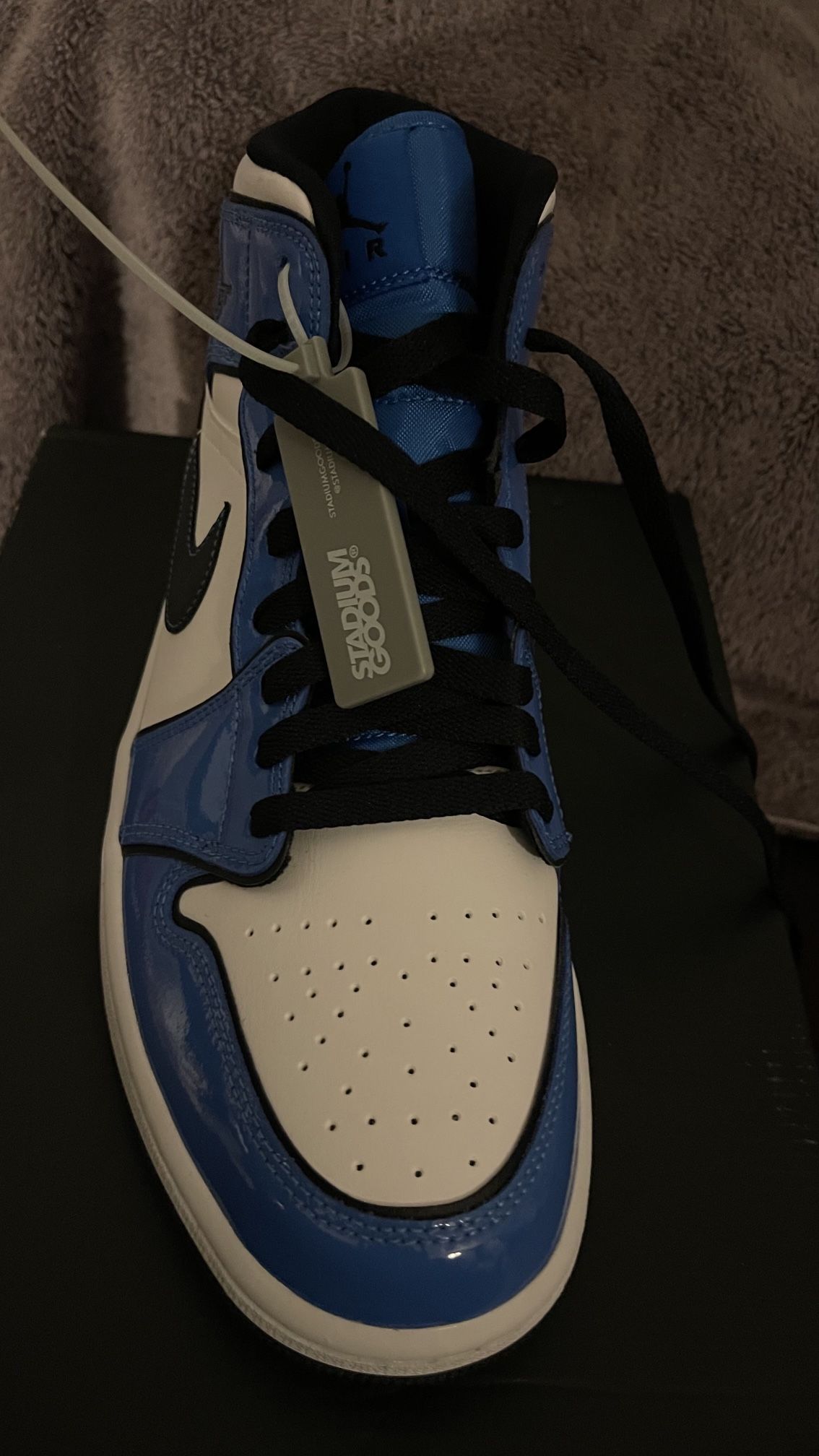 Men Jordan 1s